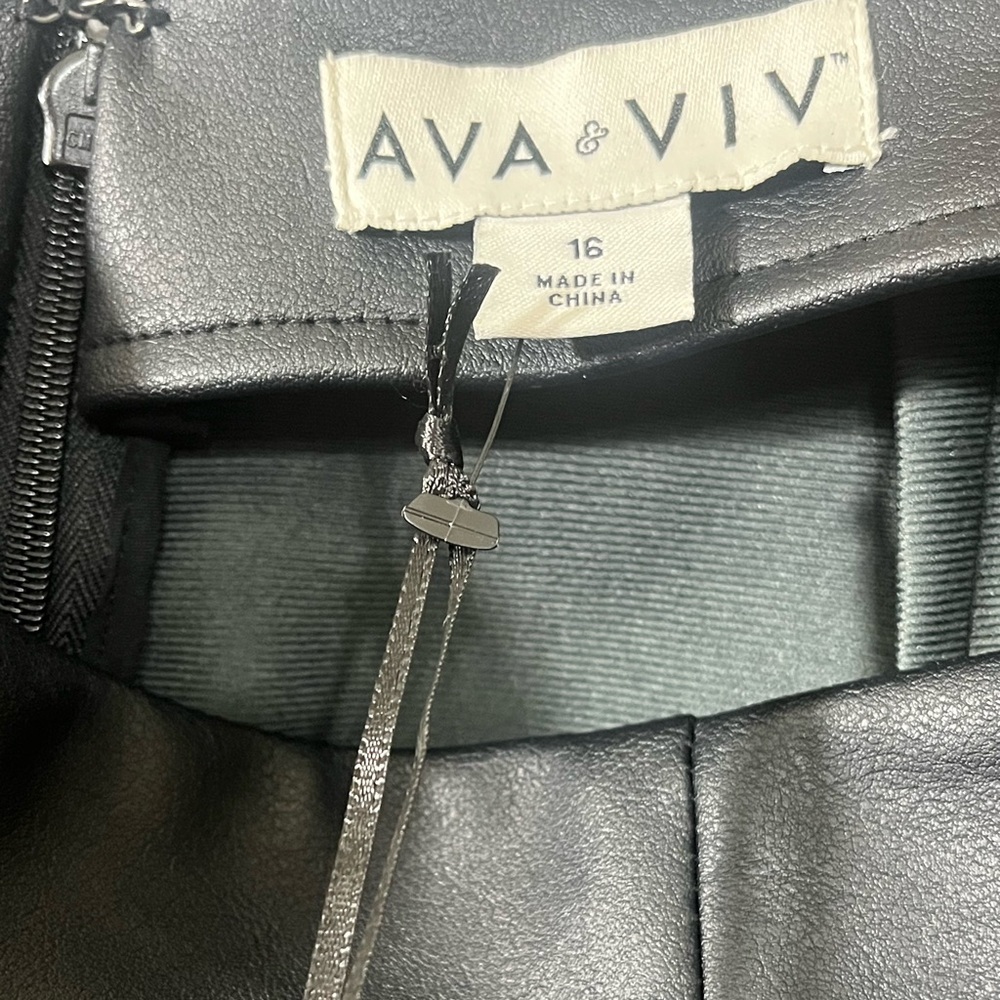 Ava & Viv Black A-Line Skirt - Picture 3 of 5